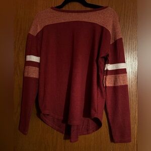 Cute long sleeve top.